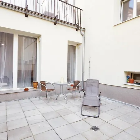 Friendly In Apartamento Praga